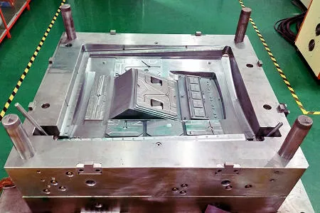 Plastic Injection Mold Parting Line and Mold Gate